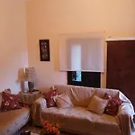 Family House Near The Sea شقة