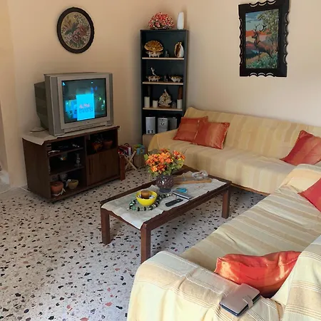 Family House Near The Sea Daire